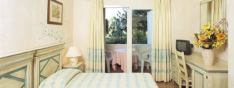 Отель Colonna Beach Hotel & Residence